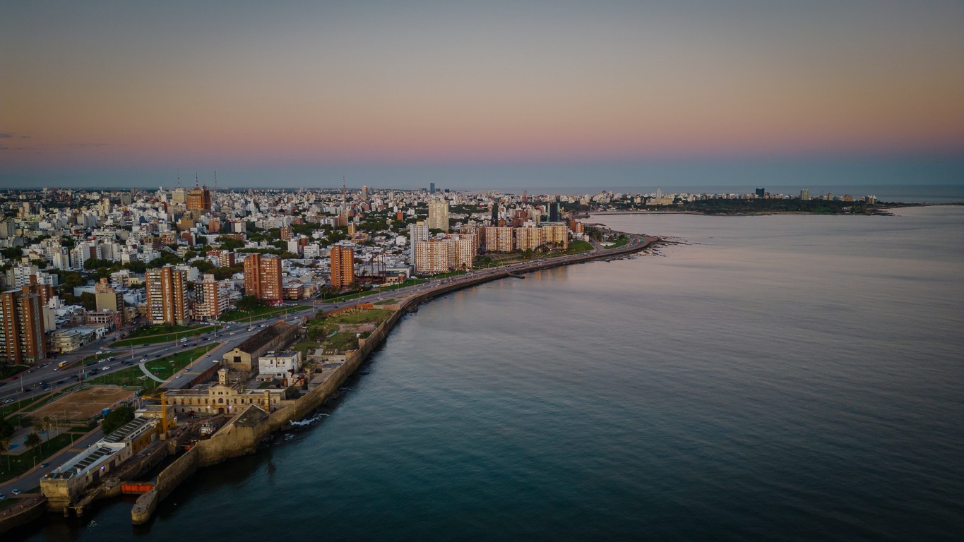 uruguay hub regional